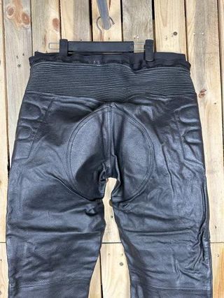 PANTALON T-M DE CUERO PARA MOTO GARIBALDI 3