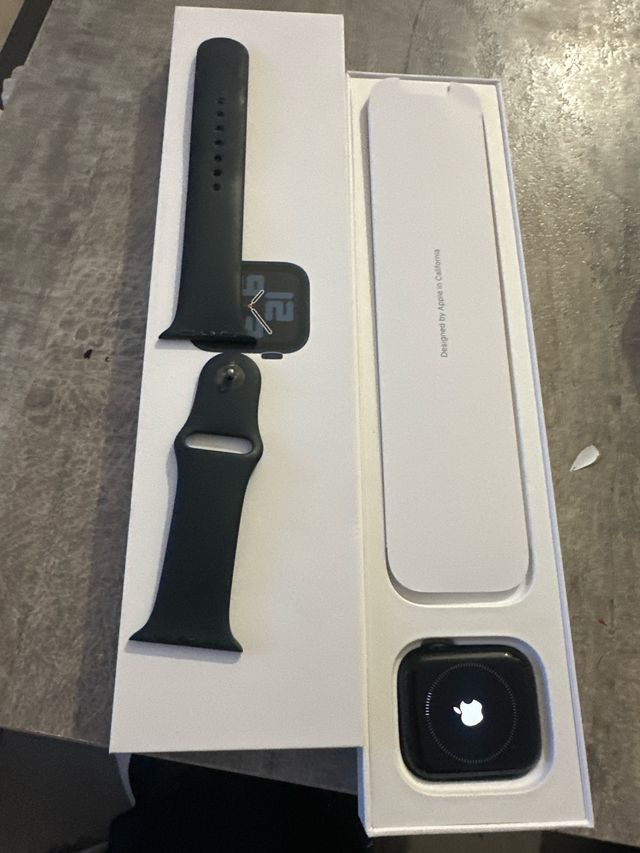 Apple Watch SE 44 mm grigio siderale