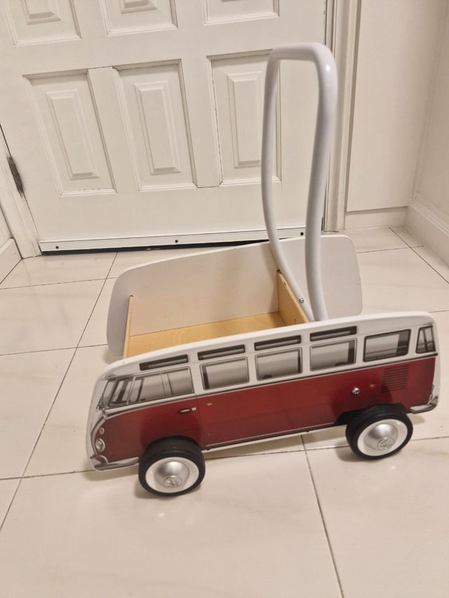 Volkswagen Hape Van Walker