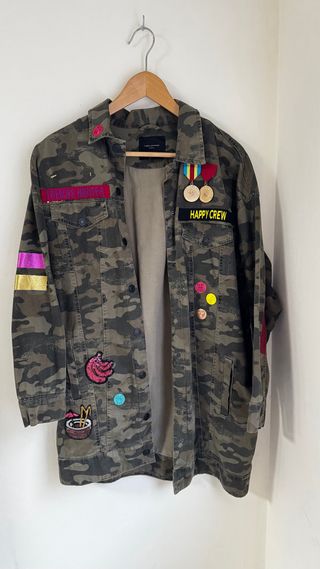 Chaqueta militar Zara larga con parches
