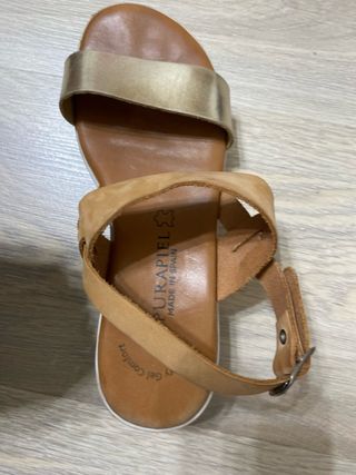 Sandalias de piel  y Dorado marca Pura piel talla 