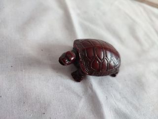 Tartaruga decorativa in resina rossa