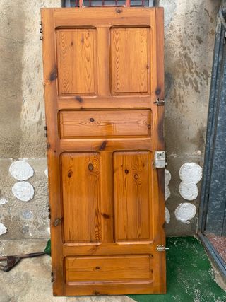 Puerta exterior madera maciza