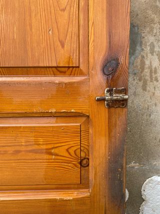 Puerta exterior madera maciza