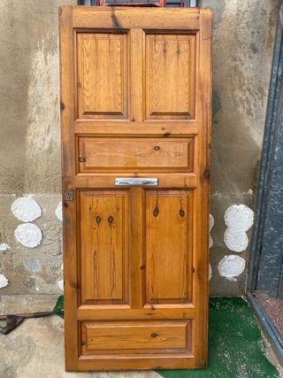 Puerta exterior madera maciza