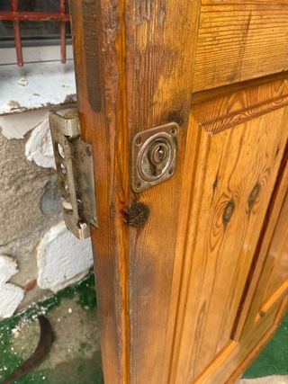 Puerta exterior madera maciza