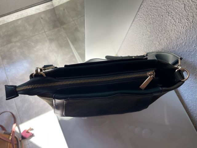 Bolso Parfois mediano negro y marrón