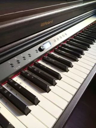 Piano Digital Roland RP701