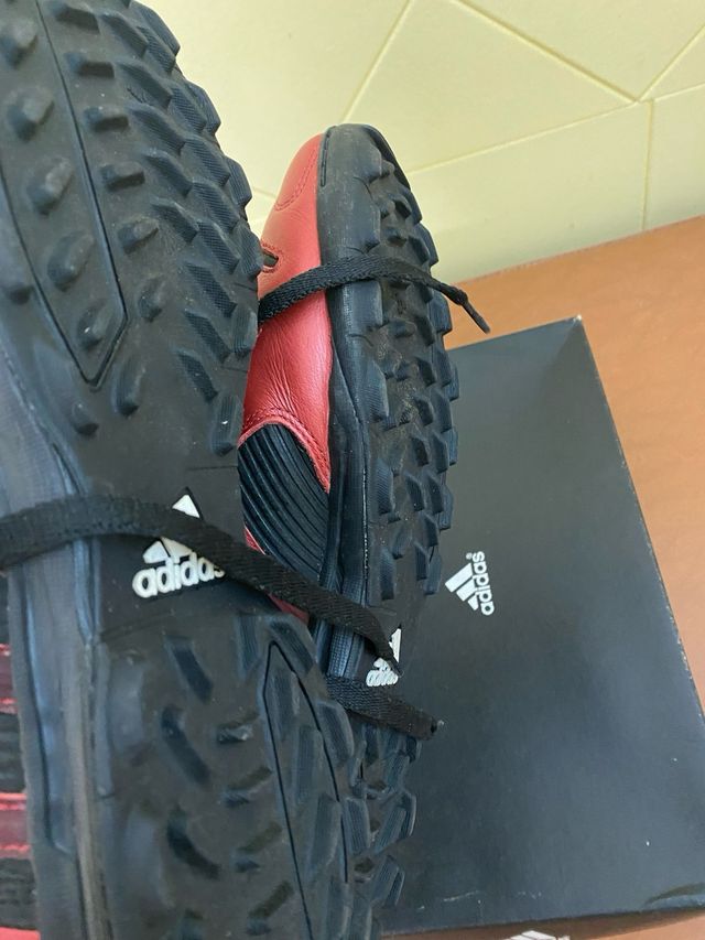 Scarpe Adidas pulsando