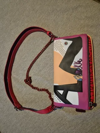 Bolso bandolera multicolor con cadena