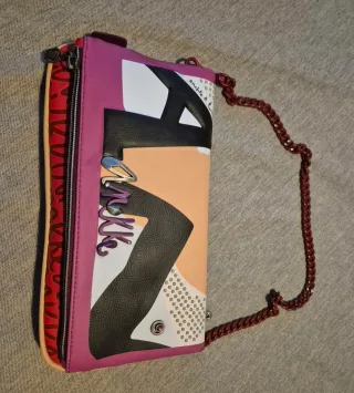 Bolso bandolera multicolor con cadena