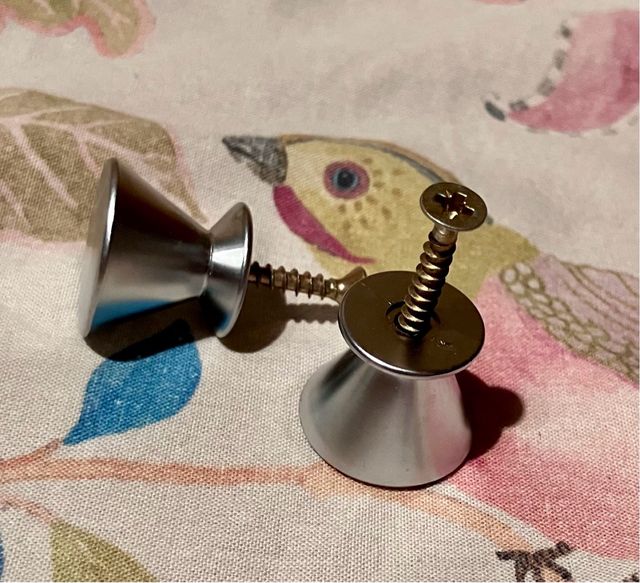 2 Tiradores/Pomos Metálicos