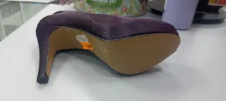 Zapatos de raso morados para fiesta
