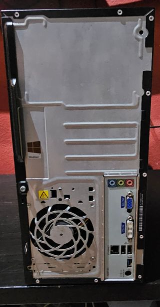 Computadora HP Negra + monitor acer 