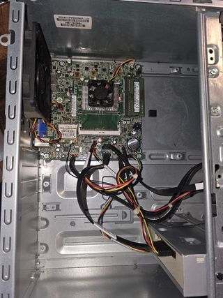 Computadora HP Negra + monitor acer 