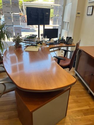 Mesa de oficina madera y metal