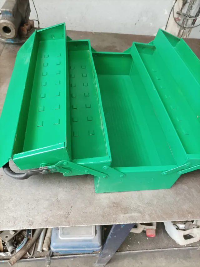 Caja de herramientas verde