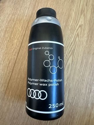 Kit productos limpieza Originales de Audi. 
