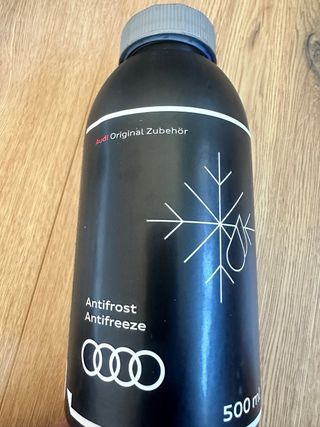 Kit productos limpieza Originales de Audi. 
