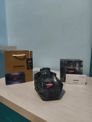 Reloj Casio G-Shock Negro y Plateado
