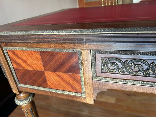 Escritorio Inglés Cuero y Madera