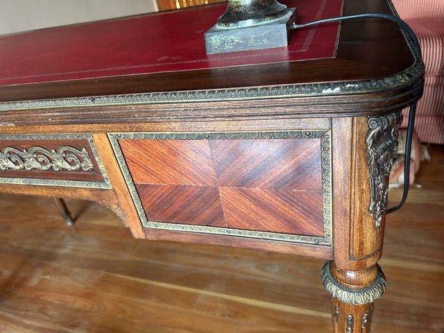 Escritorio Inglés Cuero y Madera