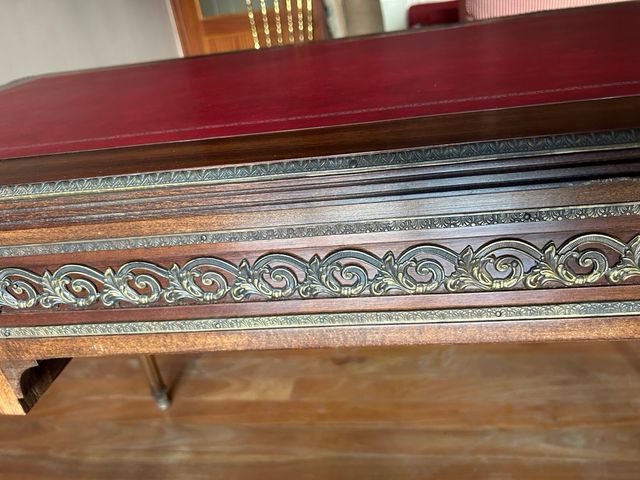 Escritorio Inglés Cuero y Madera