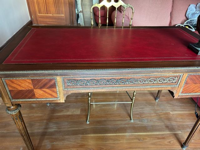 Escritorio Inglés Cuero y Madera