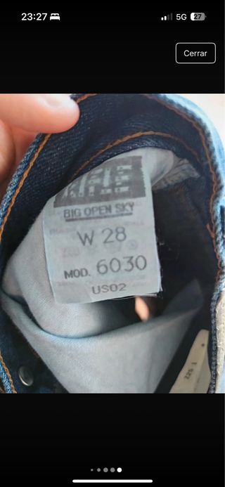 Falda vaquera azul
equivalente a cintura 37-38