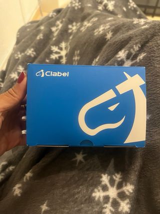 Impresora de etiquetas Clabel negra