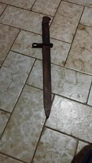 Espada antigua oxidada