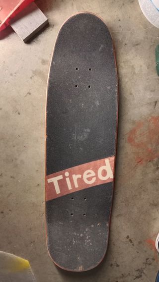 Tabla de skate TIRED