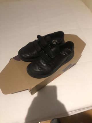 Zapatos Pablosky Negros niño .