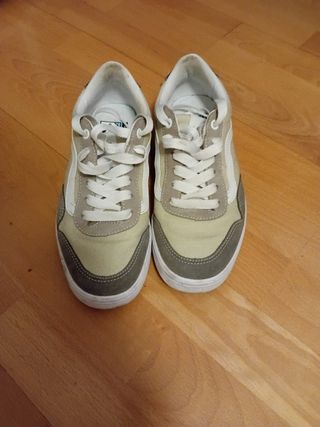Vans Mujer Beige y Gris