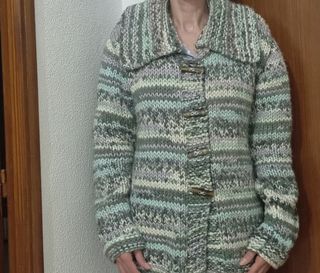 Chaqueta de lana tejida a mano