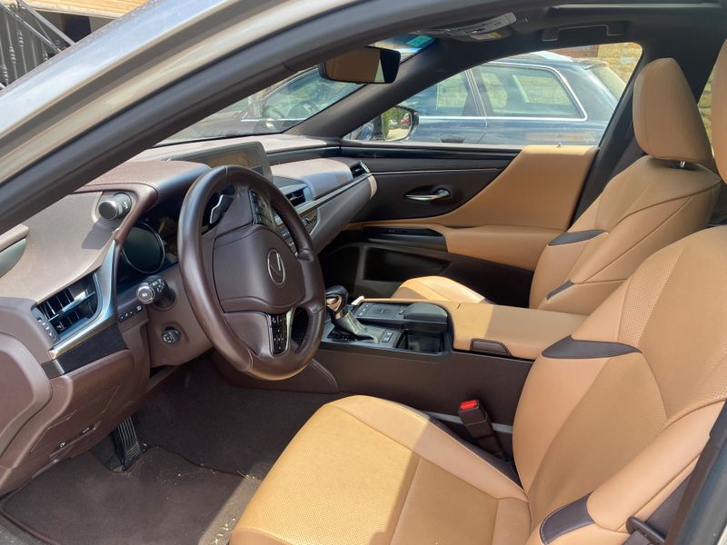 Lexus ES300h Business año 2019 solo particulares - foto 1