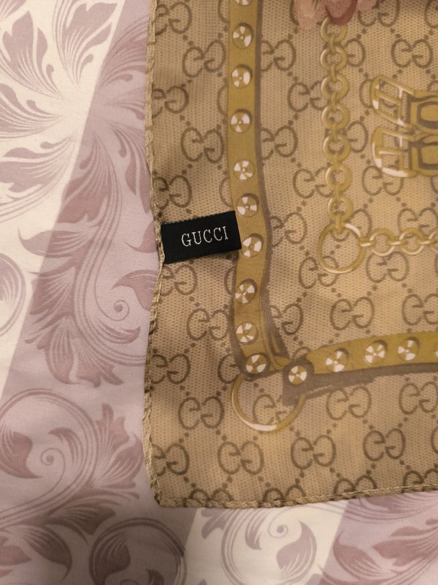 Pañuelo seda Gucci beige y rosa