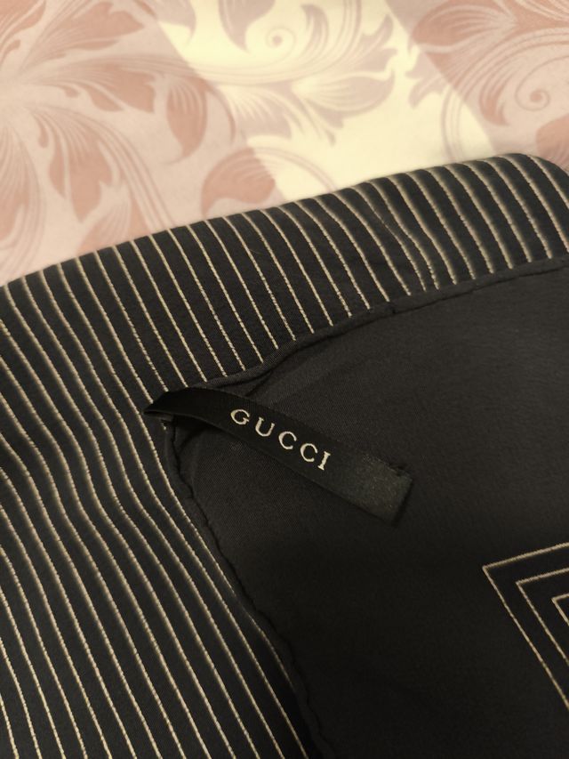 Pañuelo Gucci Negro Rayas Finas Unisex