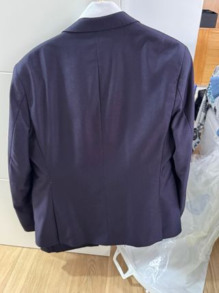 Traje de Novio color berenjena