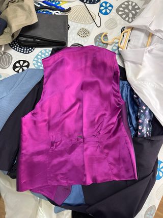 Traje de Novio color berenjena