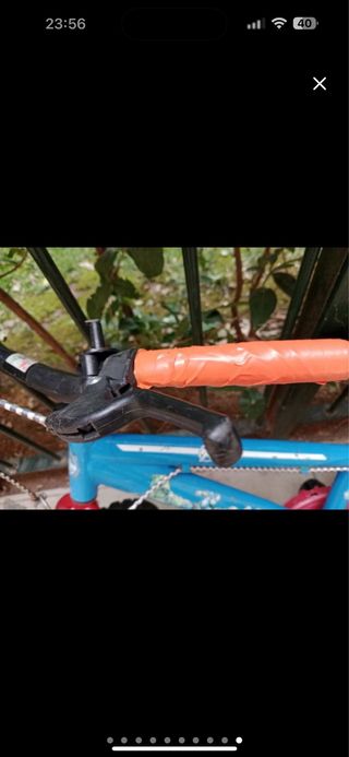 Bicicleta infantil azul y roja