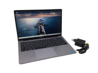 pc portatil ax15