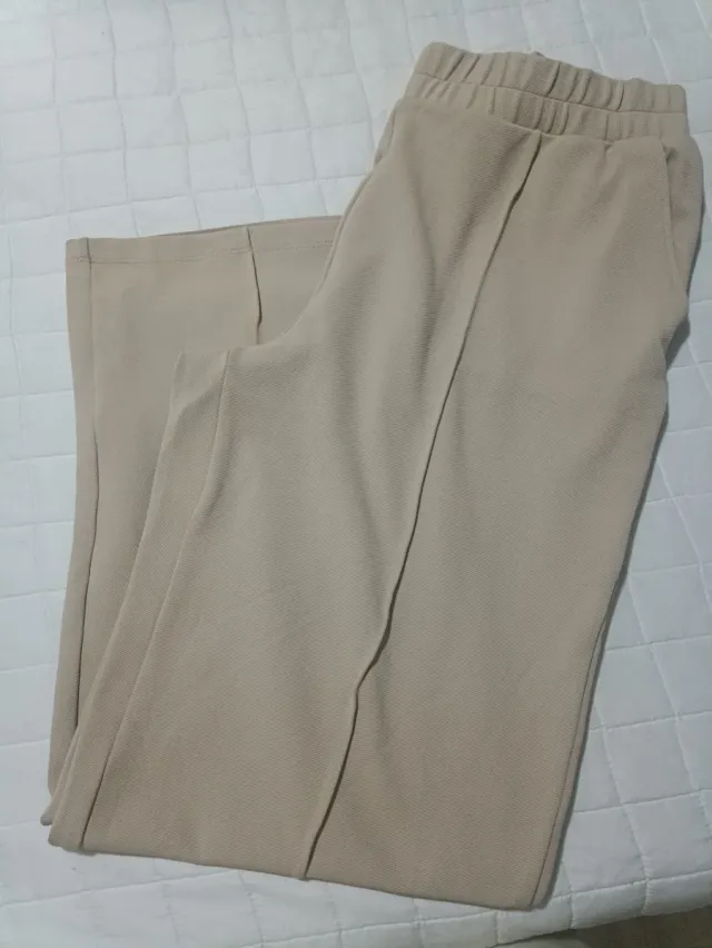 Pantalones beige