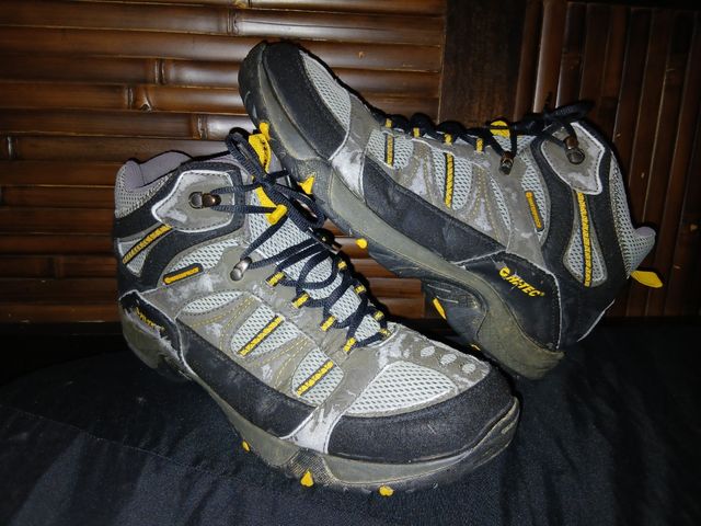 Botas de montaña HI-TEC Talla 45 Waterproof.