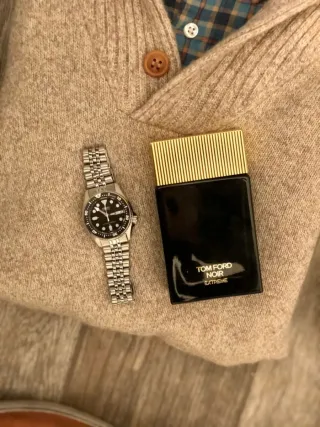 Tom Ford Noir Extreme Perfume Negro y Dorado
