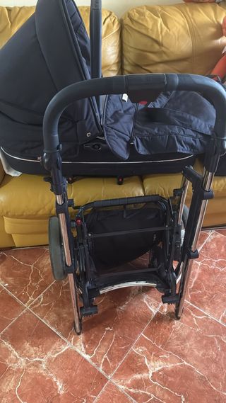 Cochecito y silla de coche bebé