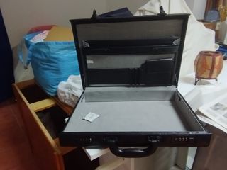 Maletín ejecutivo negro con combinación