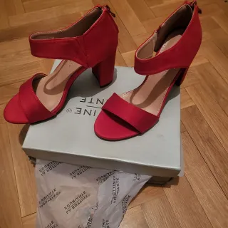 Zapatos de tacón rojos talla 36