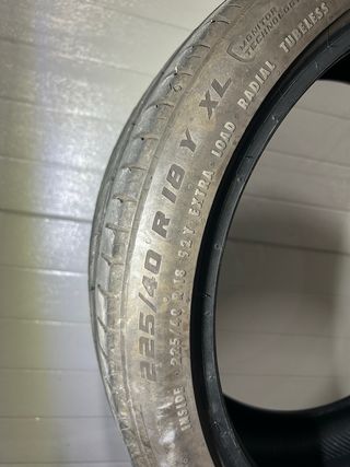 Pareja Neumáticos 225/40R18