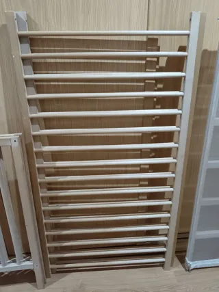 Cuna infantil de madera